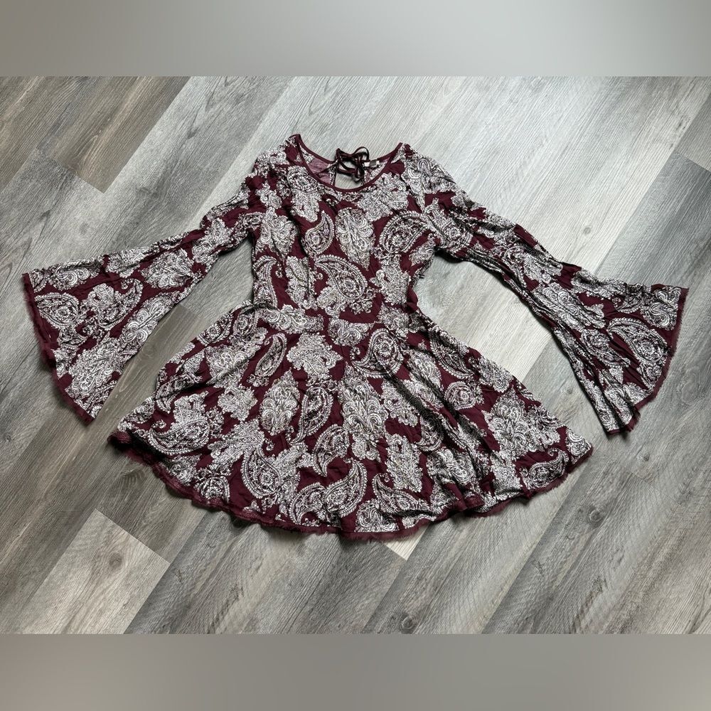 Urban Outfitters Ecote Bell Sleeve Paisley Dress Wine Bordeaux 6 - Picture 3 of 12